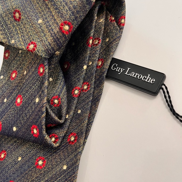 BNWT Guy Laroche  Mens Silk tie mini florets prints 100 💯 % Silk - Picture 5 of 9